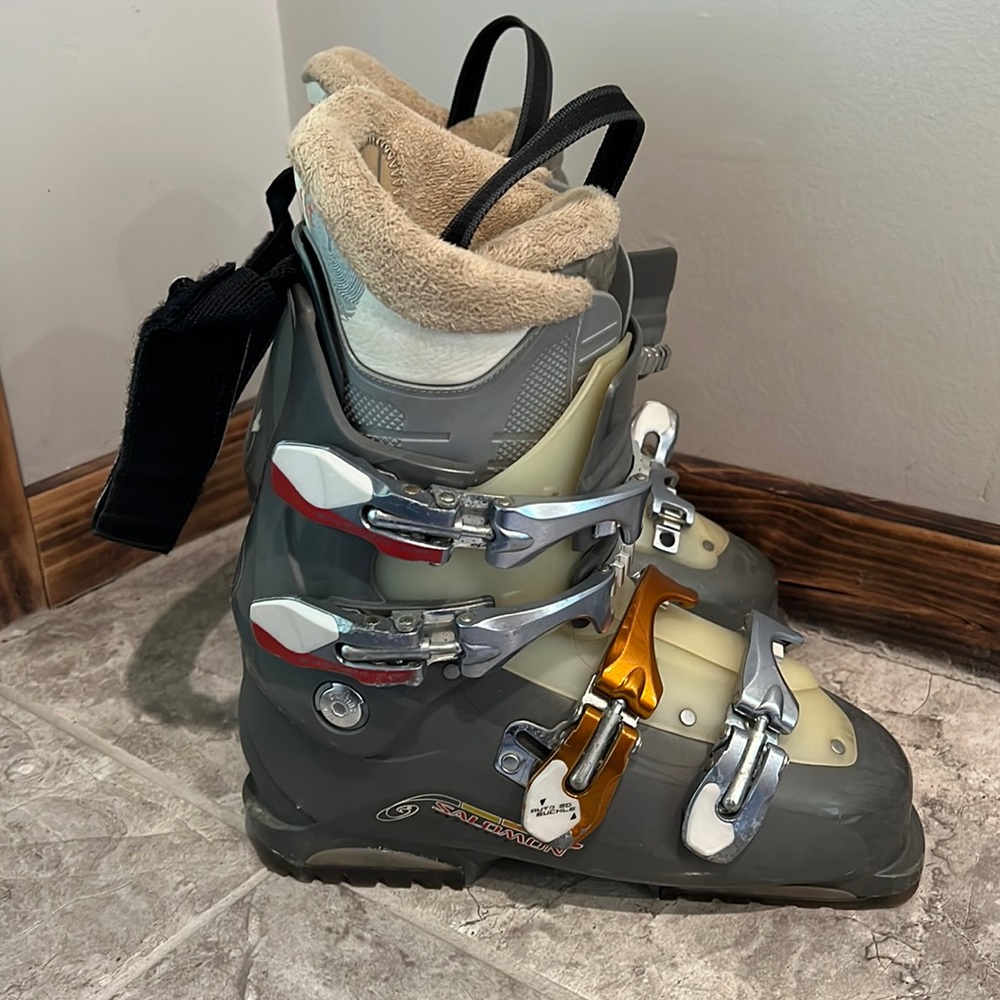Salomon ski boots